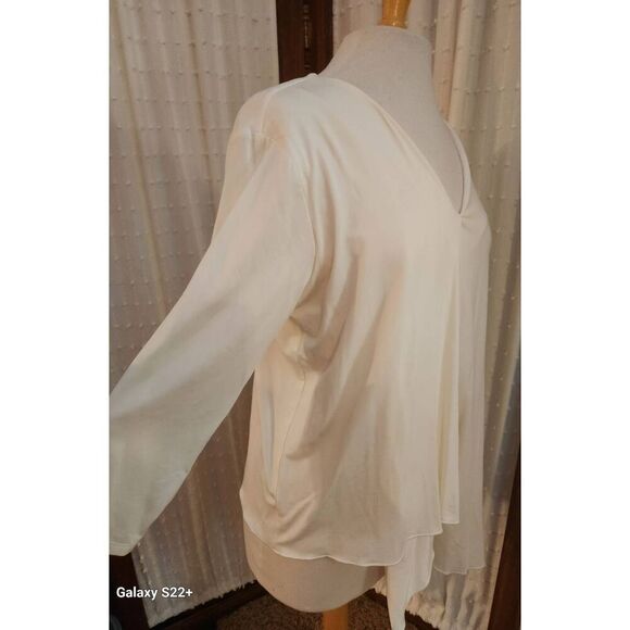 T22 Nvelop asymmetrical cream top - Picture 10 of 13